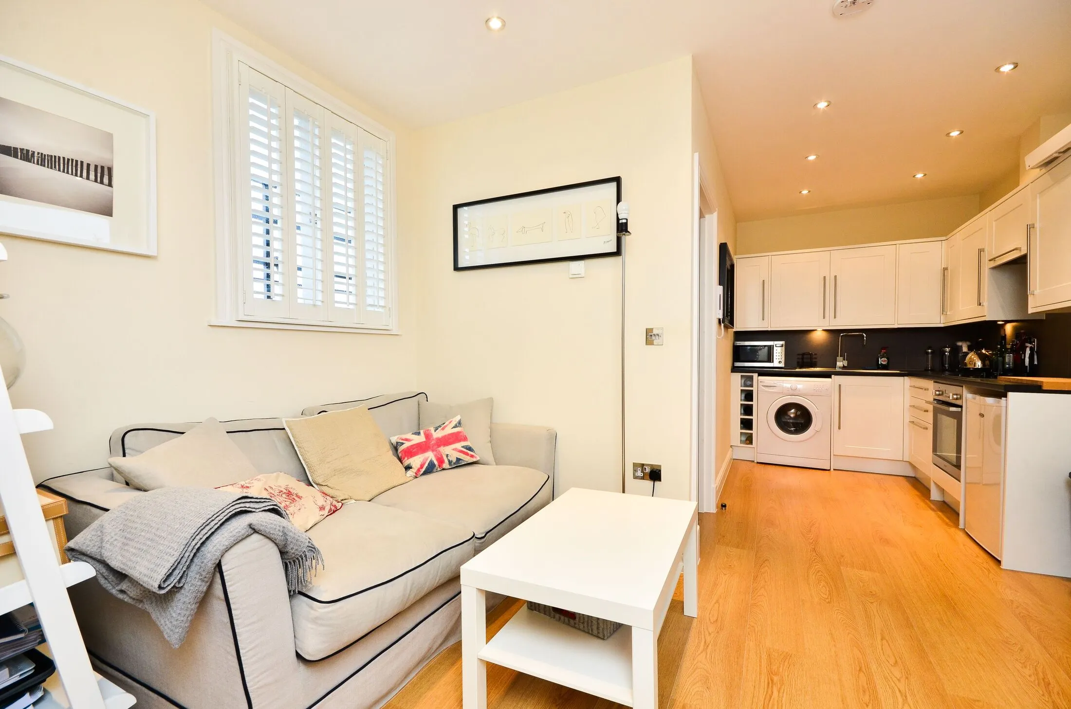 Flat Perham Road in Greater London