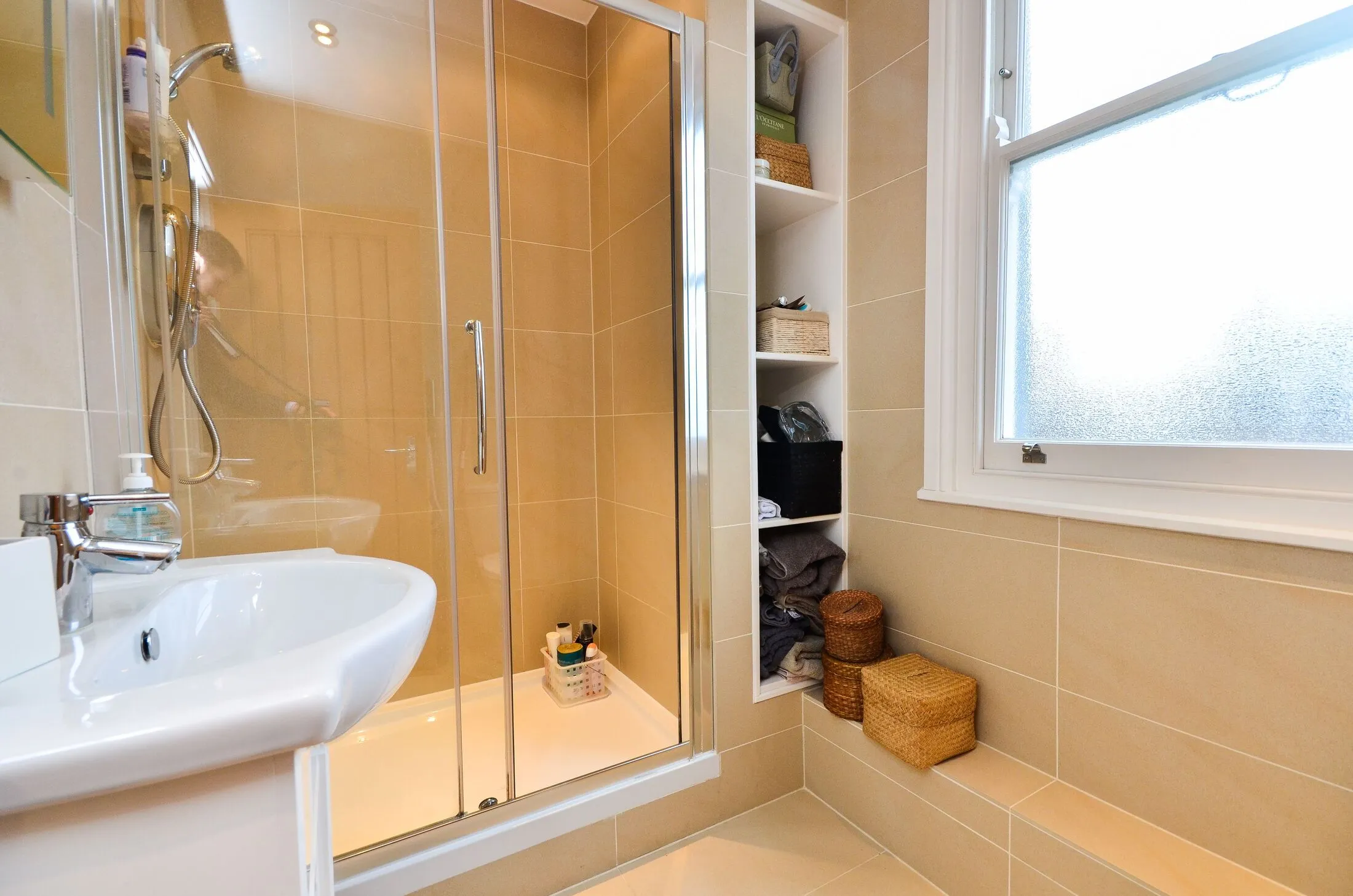 Flat Perham Road in Greater London