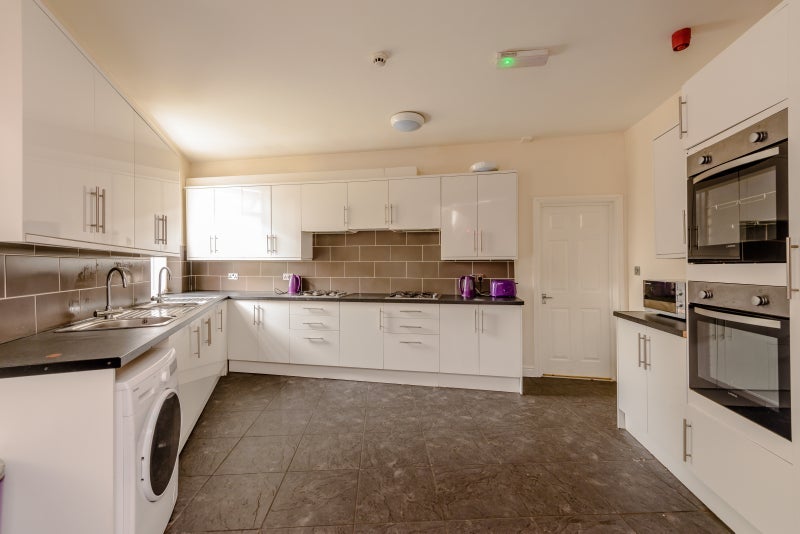 Room Harnall Lane West in Coventry