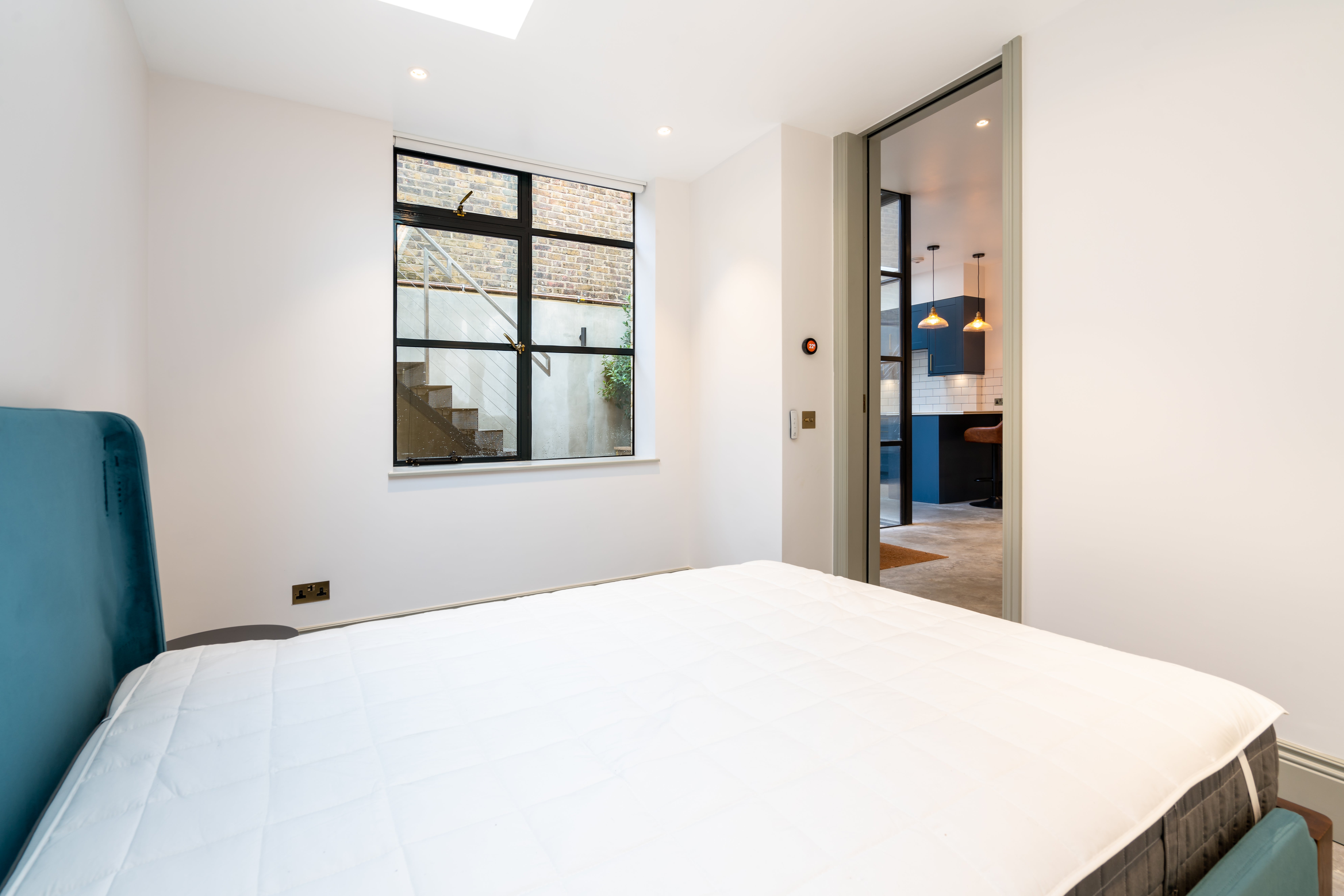 Flat Linden Passage in Greater London