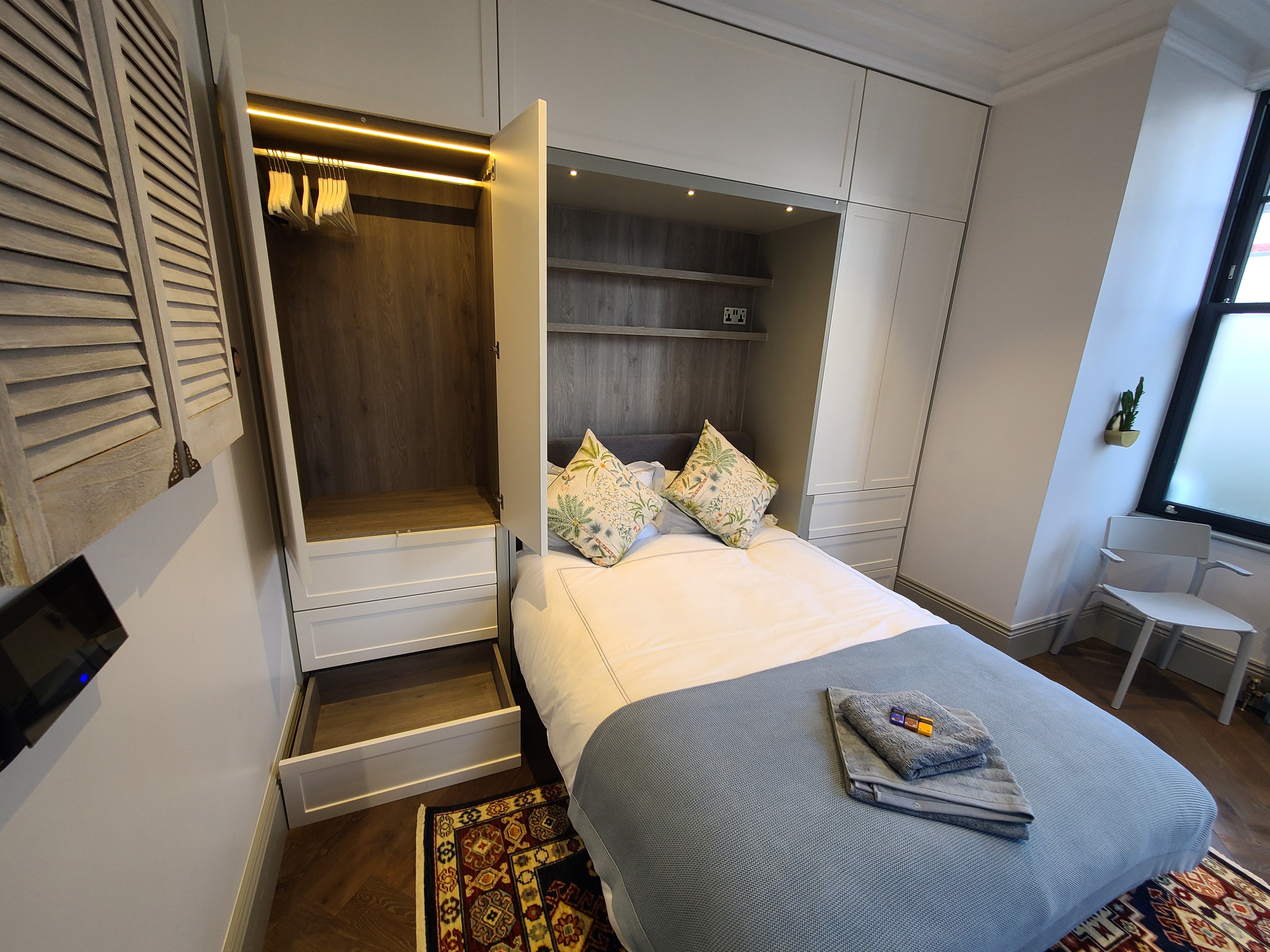 Flat Linden Passage in Greater London