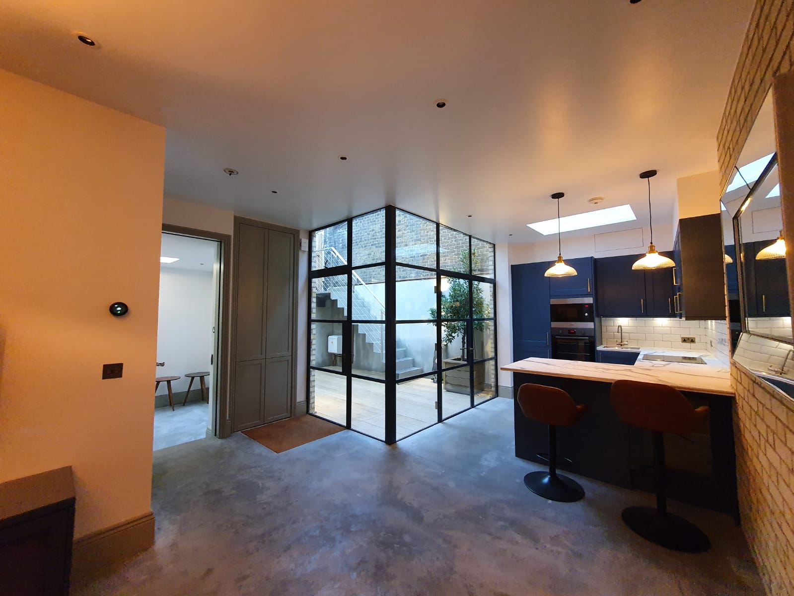 Flat Linden Passage in Greater London