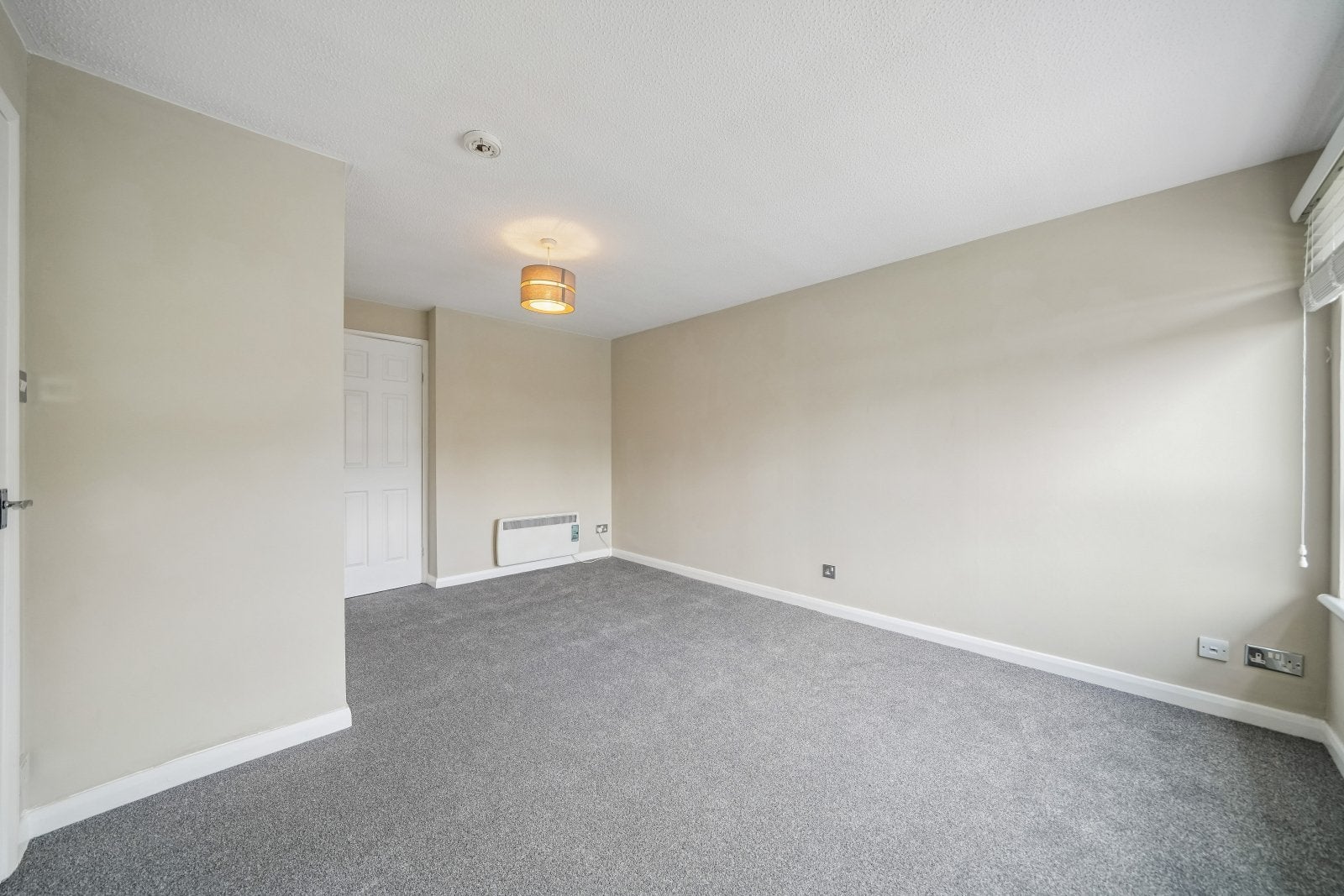 Flat Ryat Green in Newton Mearns