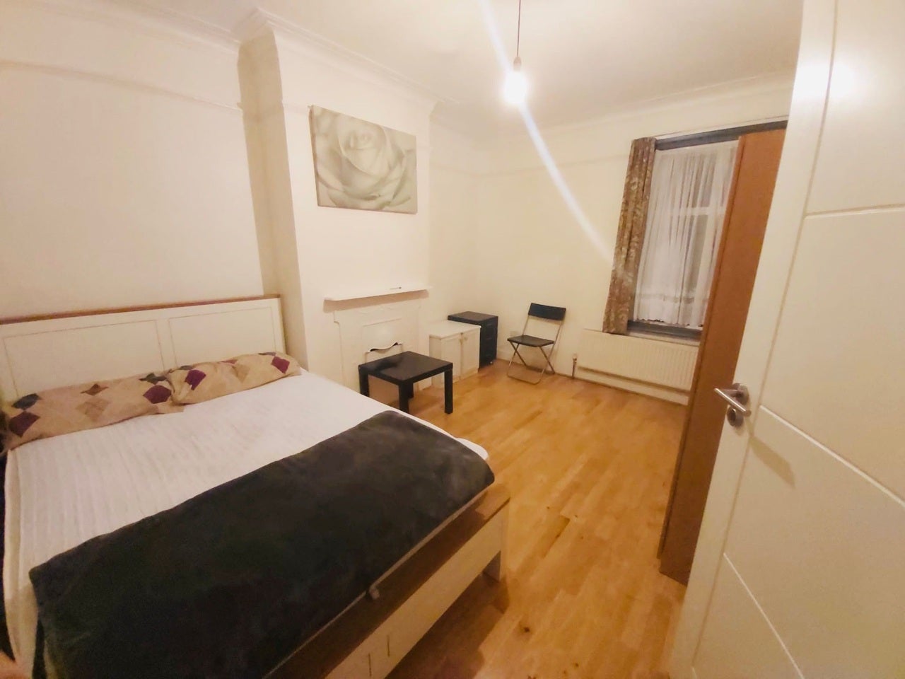 Room Cecil Road in Greater London