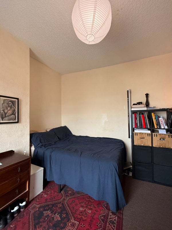 Room Seven Sisters Road in Greater London