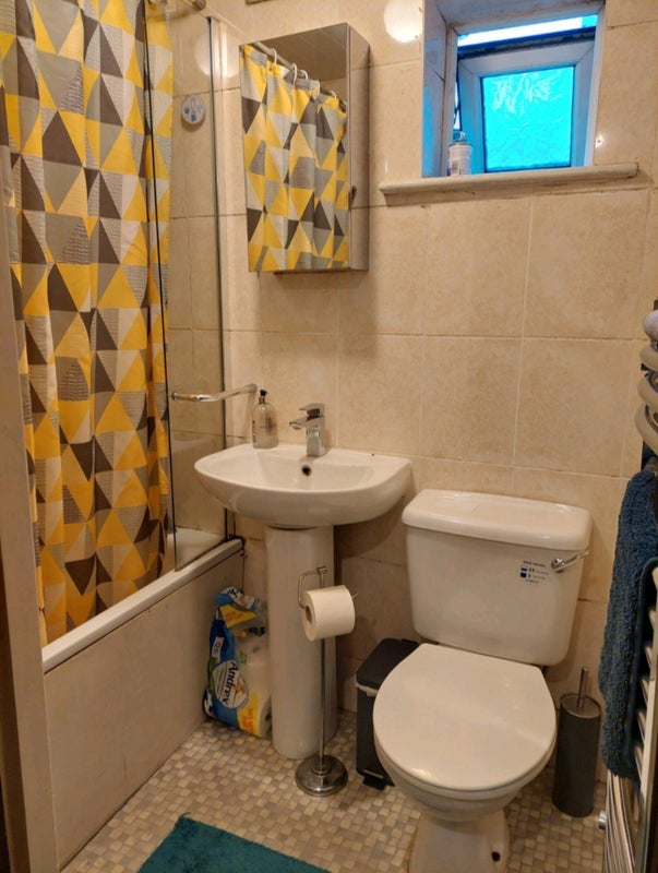 Room Seven Sisters Road in Greater London