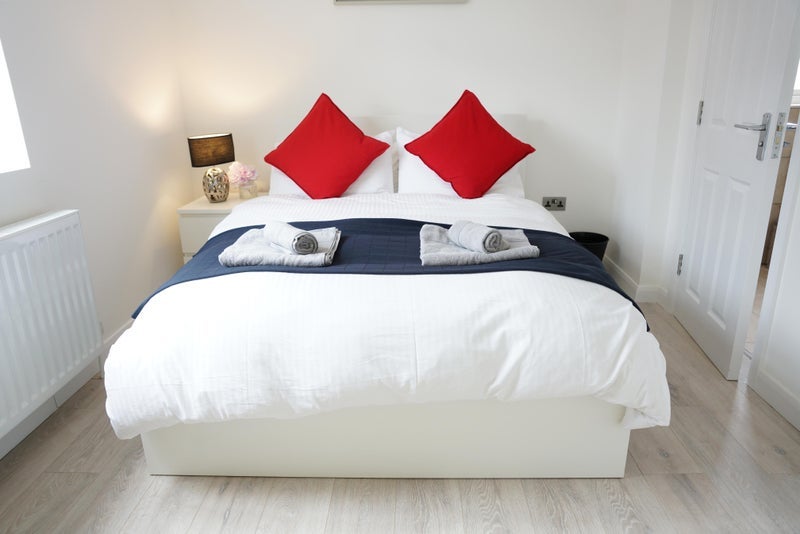 Room Clifton Road in Slough