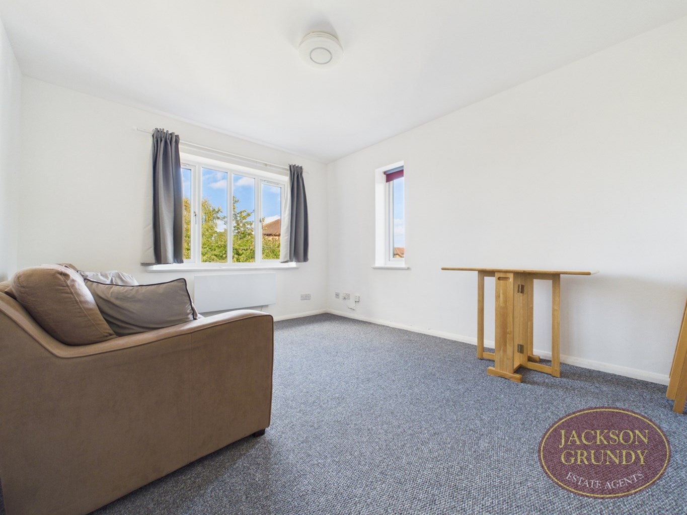 Flat Bordeaux Close in Duston