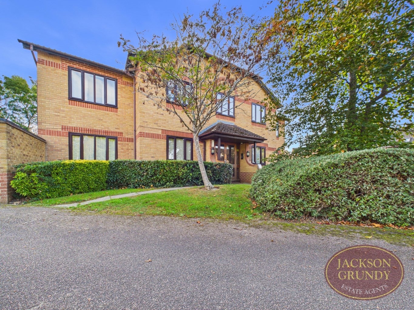 Flat Bordeaux Close in Duston