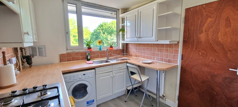 Room Jamaica Road in Greater London