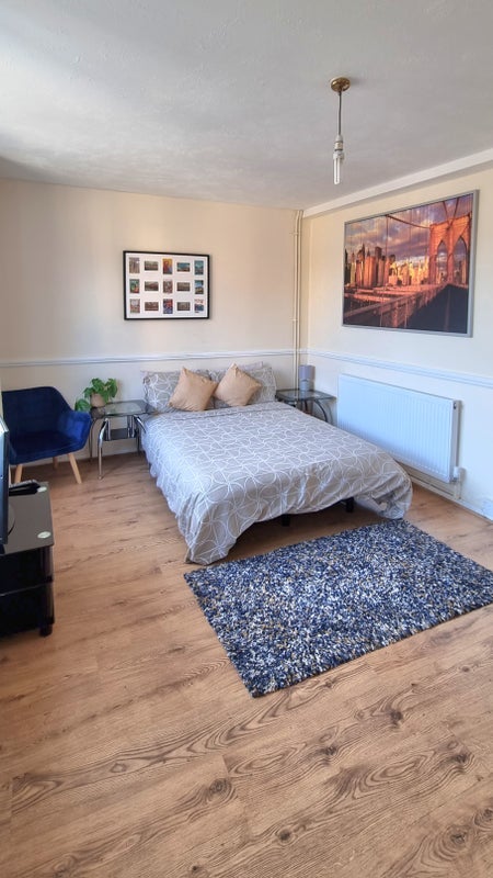 Room Jamaica Road in Greater London