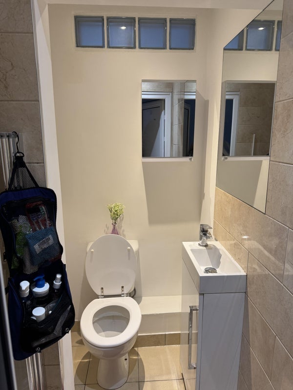 Room Merrow Street in Greater London