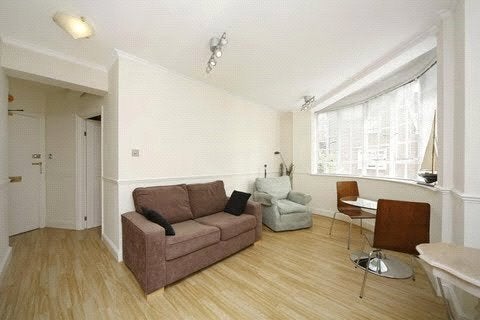 Flat Lucan Place in Greater London