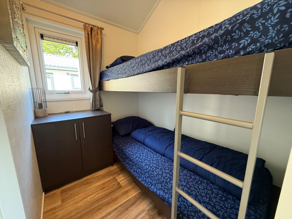 Twee-onder-één-kap te koop: van Haestrechtstraat 24-142, Kaatsheuvel