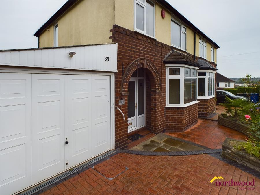 House Oaklands Avenue in Newcastle-under-Lyme