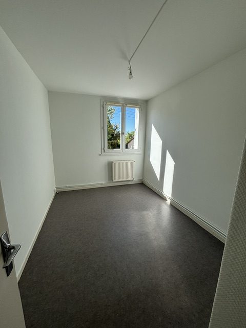Flat Rue Henri Barbusse in Mehun-sur-Yèvre
