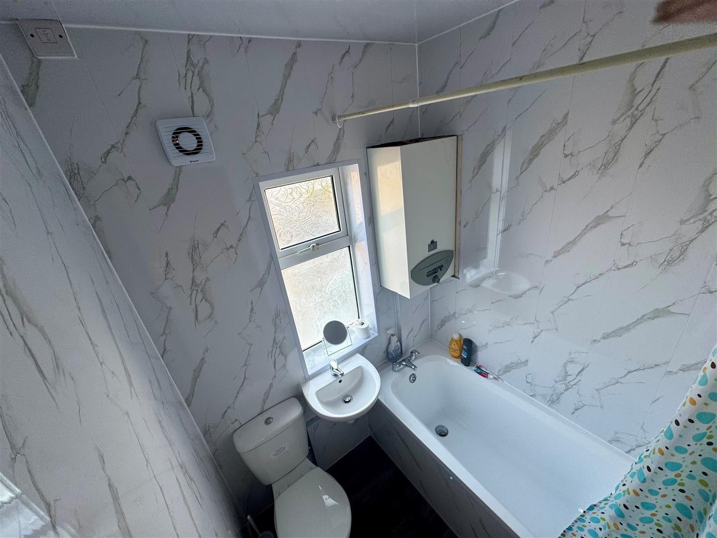 Room Grangemouth Road in Coventry