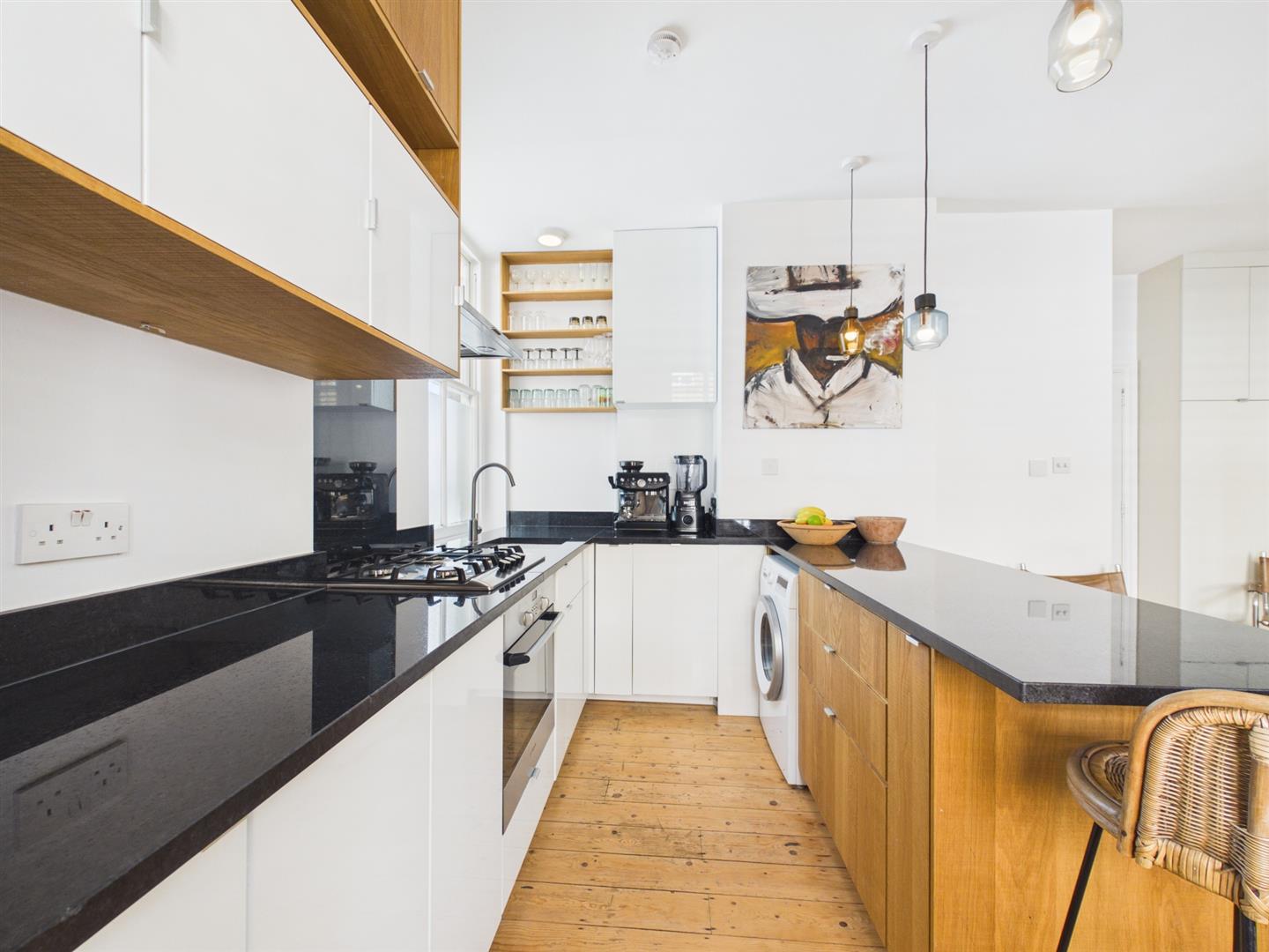 Flat Cheshire Street in Greater London