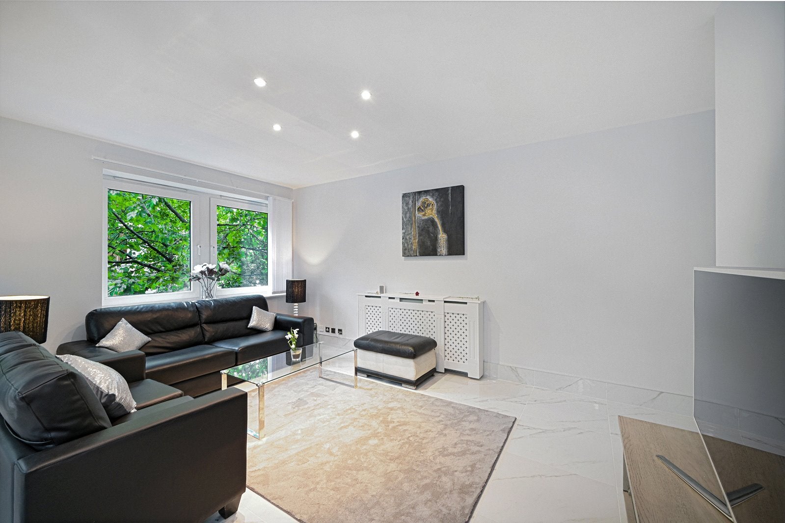 Flat Warwick Road in Greater London