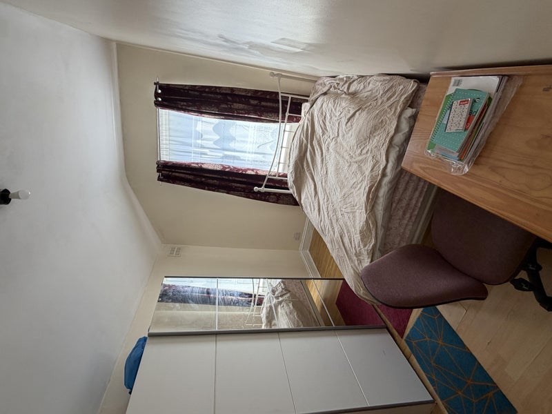 Room Mitcham Road in Greater London