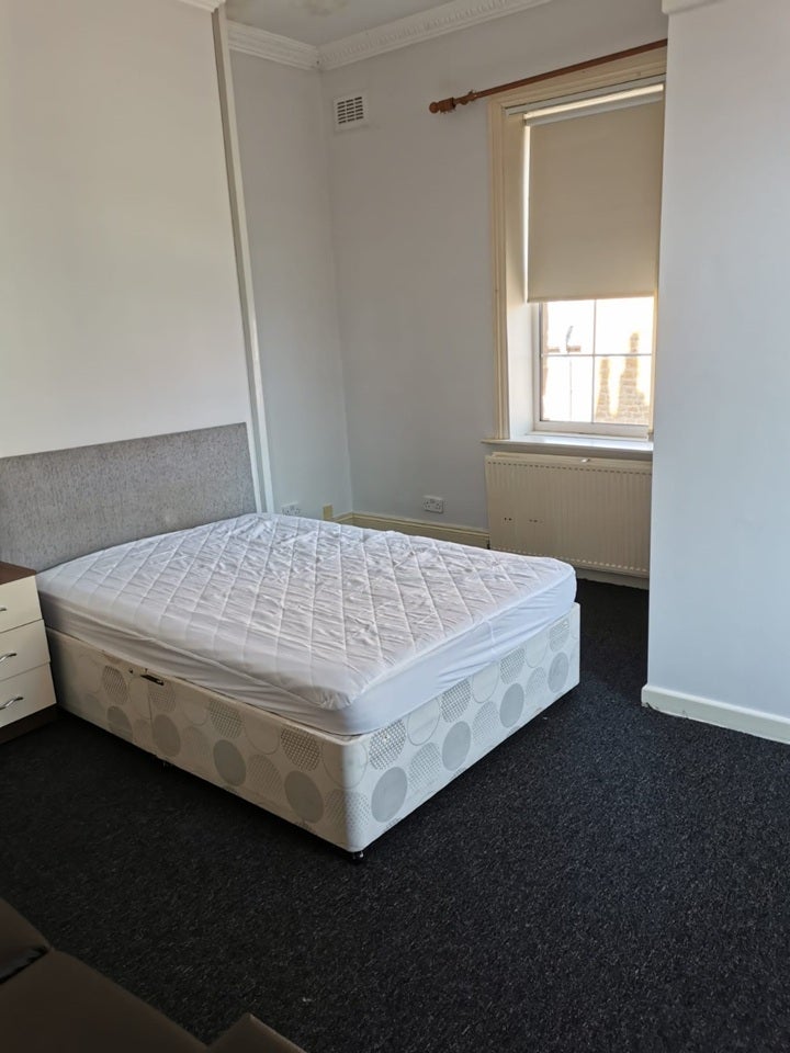 Room Cyril Street in Northampton