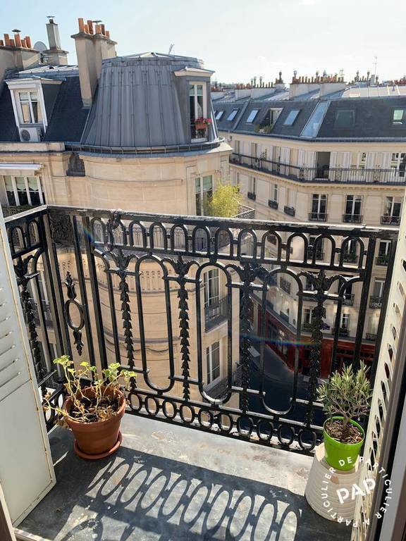 Flat Place du Maréchal de Lattre de Tassigny in Paris