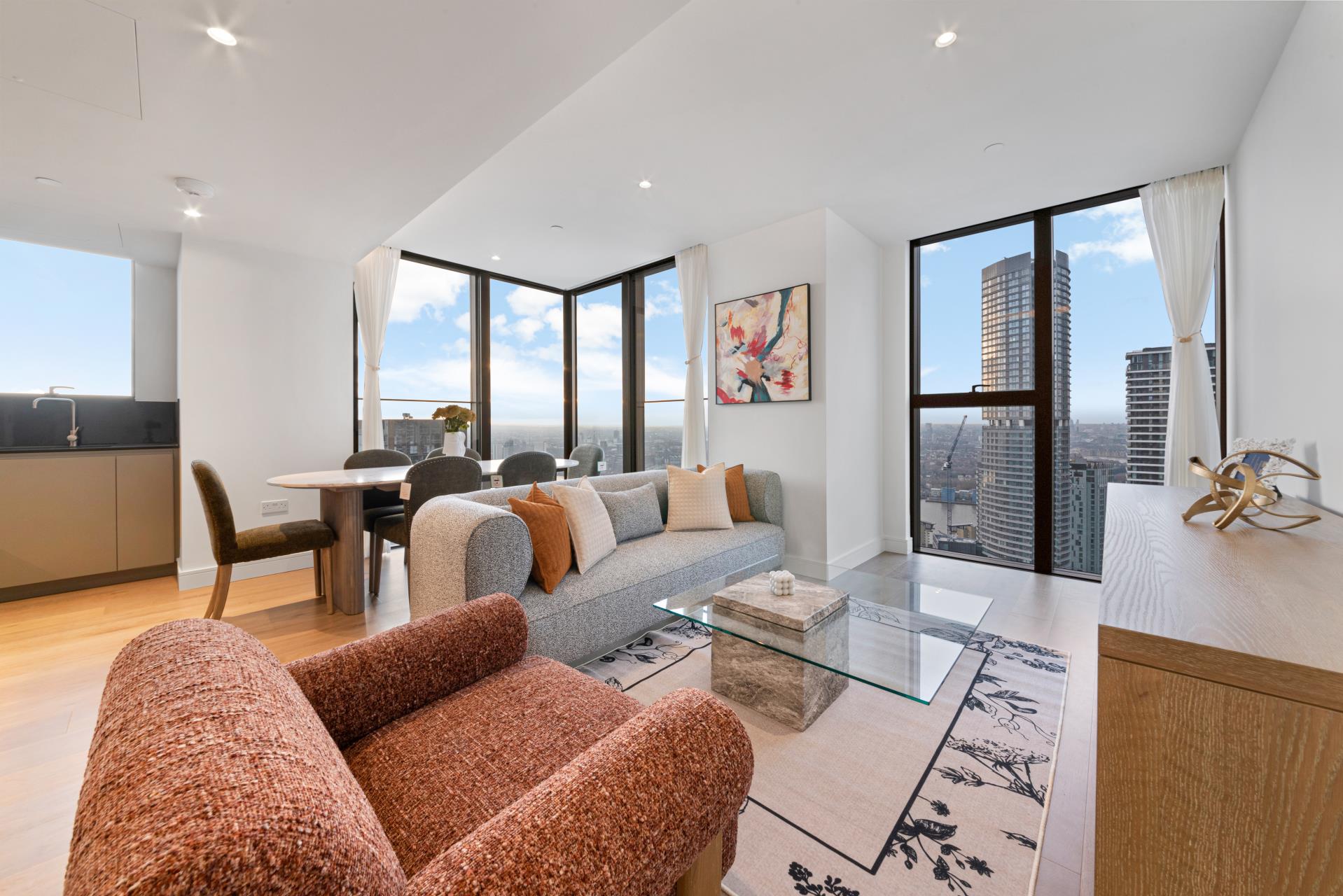 Flat South Quay Square in Greater London
