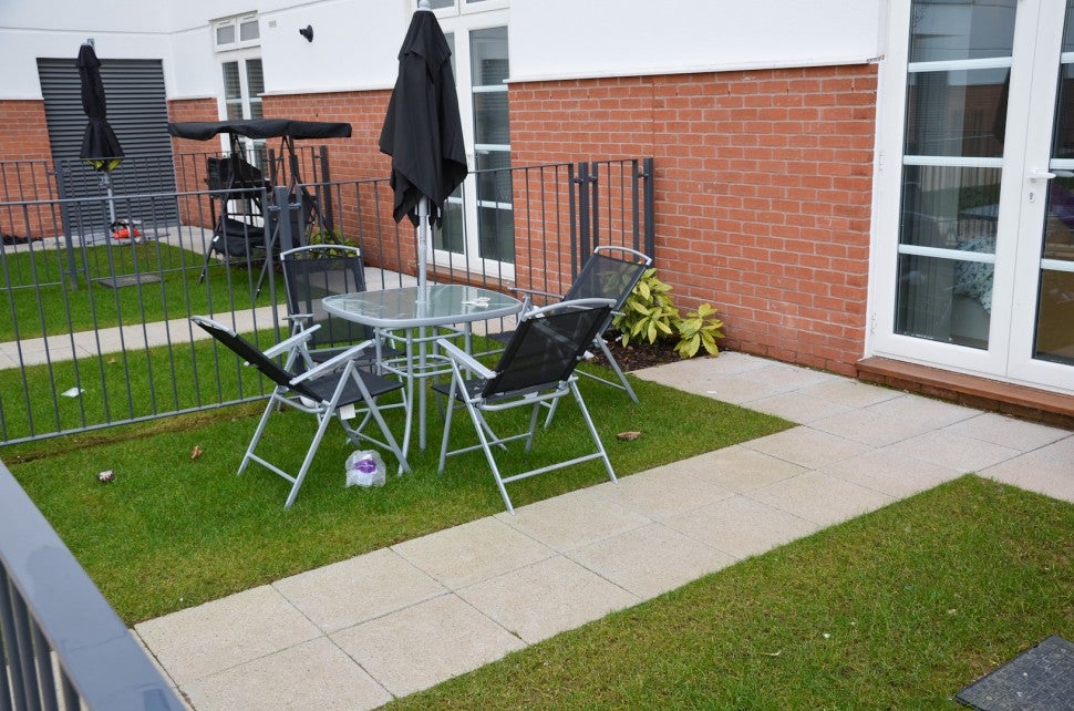 Flat Quainton Road in Leicester