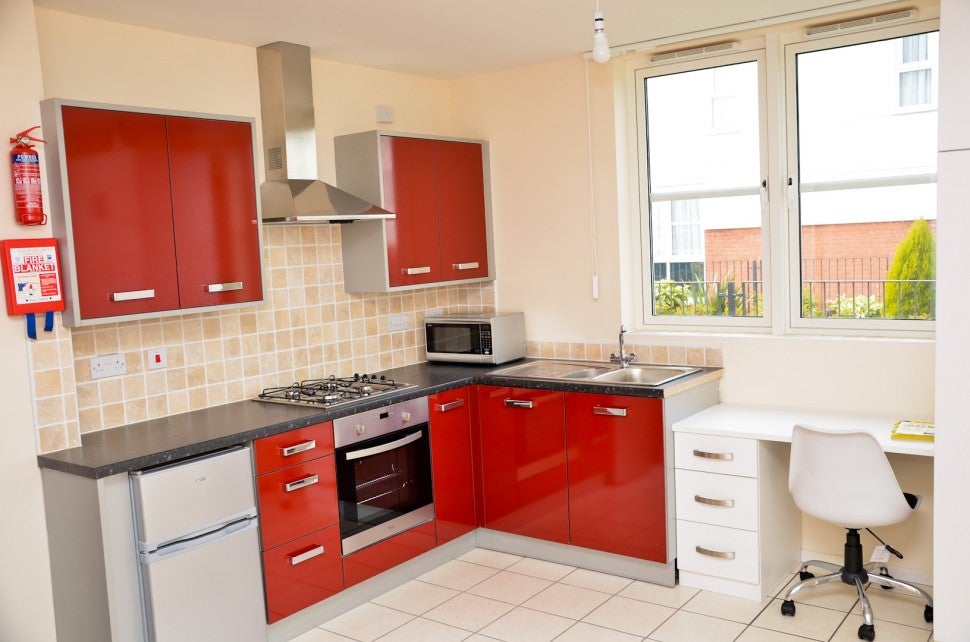 Flat Quainton Road in Leicester