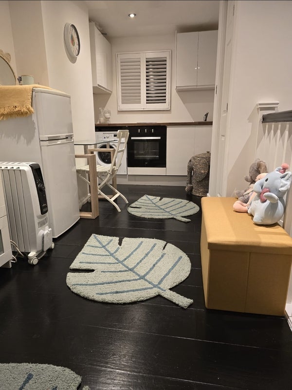 Room Stanley Grove in Greater London