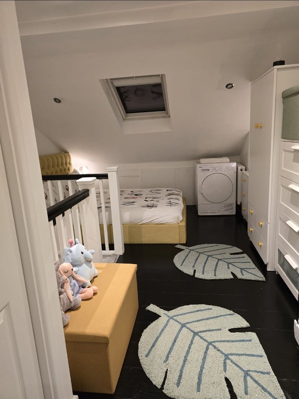 Room Stanley Grove in Greater London