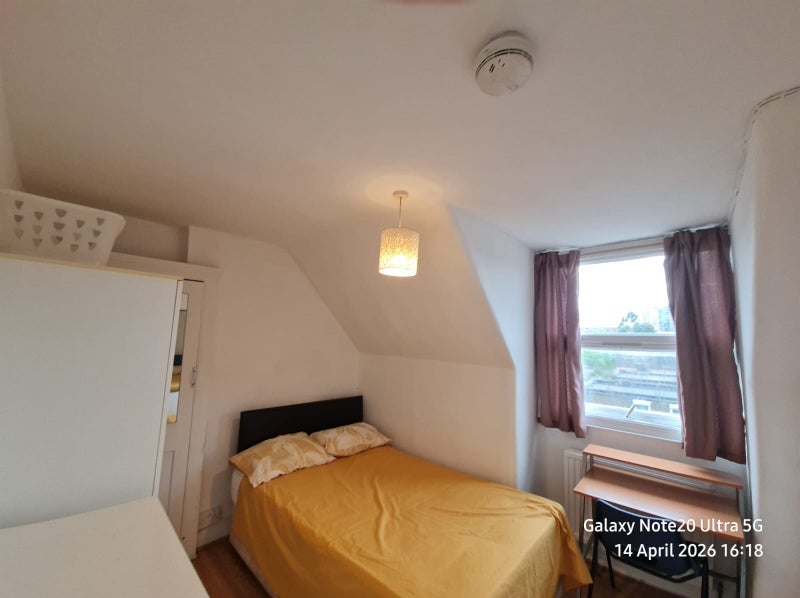 Room Raleigh Road in Greater London