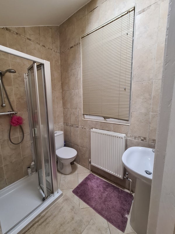 Flat Woodgrange Avenue in Greater London
