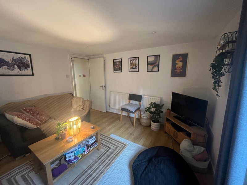 Room Beechwood Road in Leeds