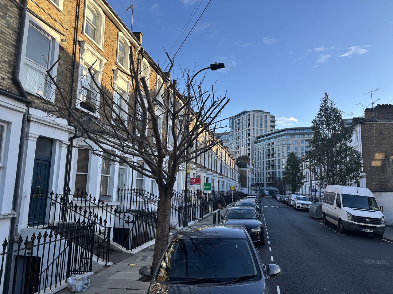 Flat Overstone Road in Greater London