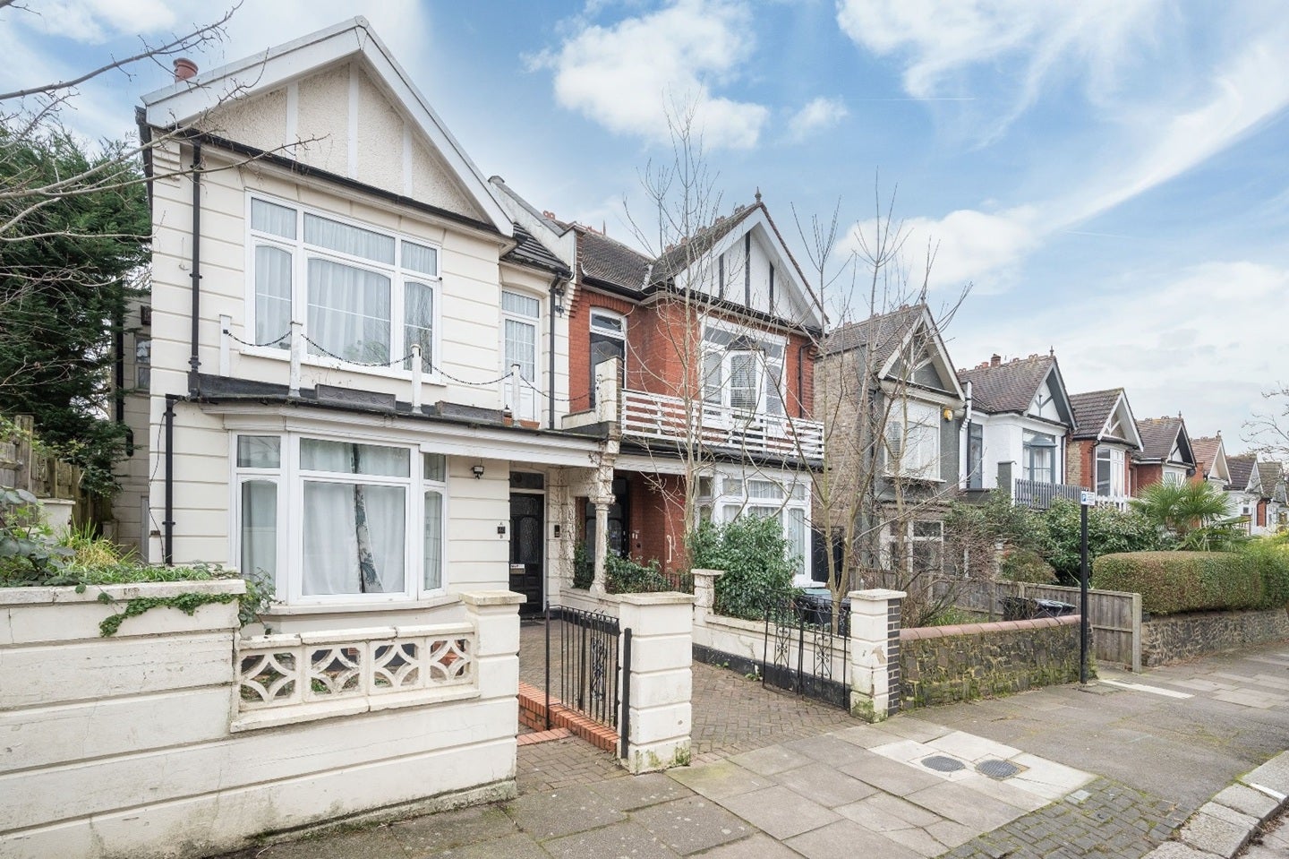 Flat Danvers Road in Greater London