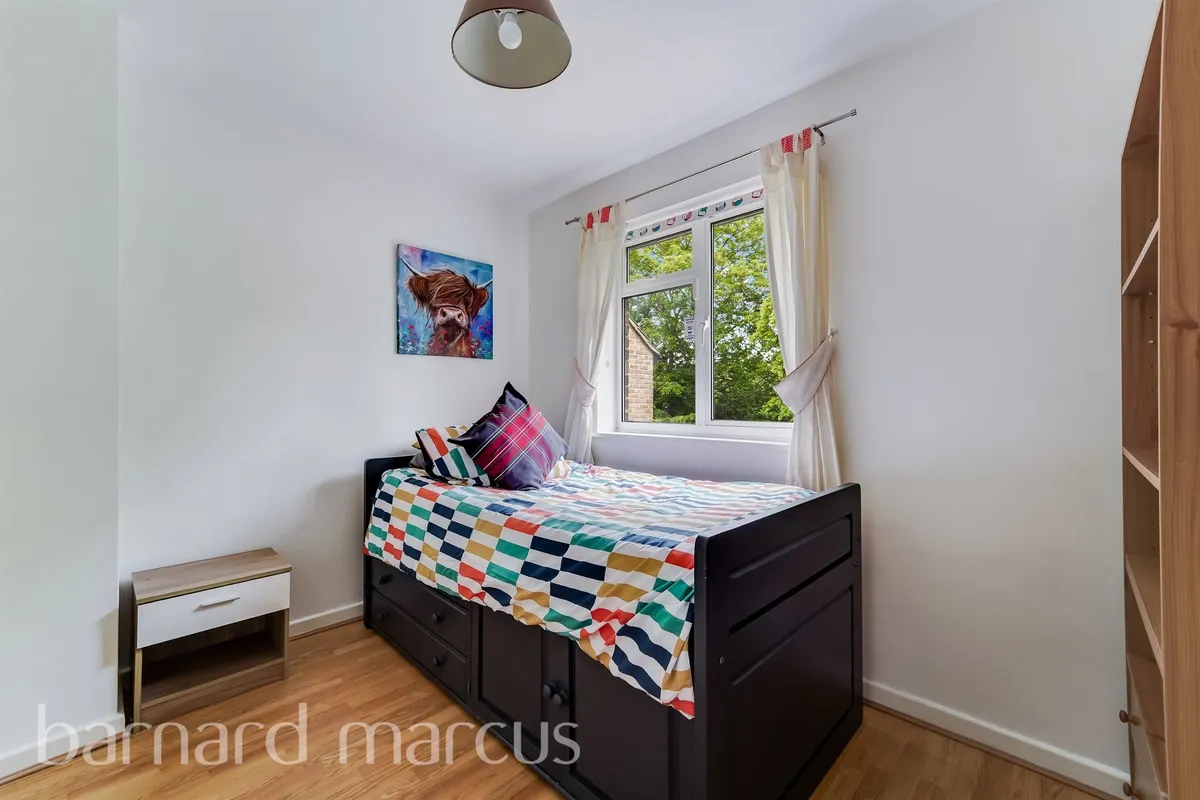 House Ownstead Gardens in Greater London