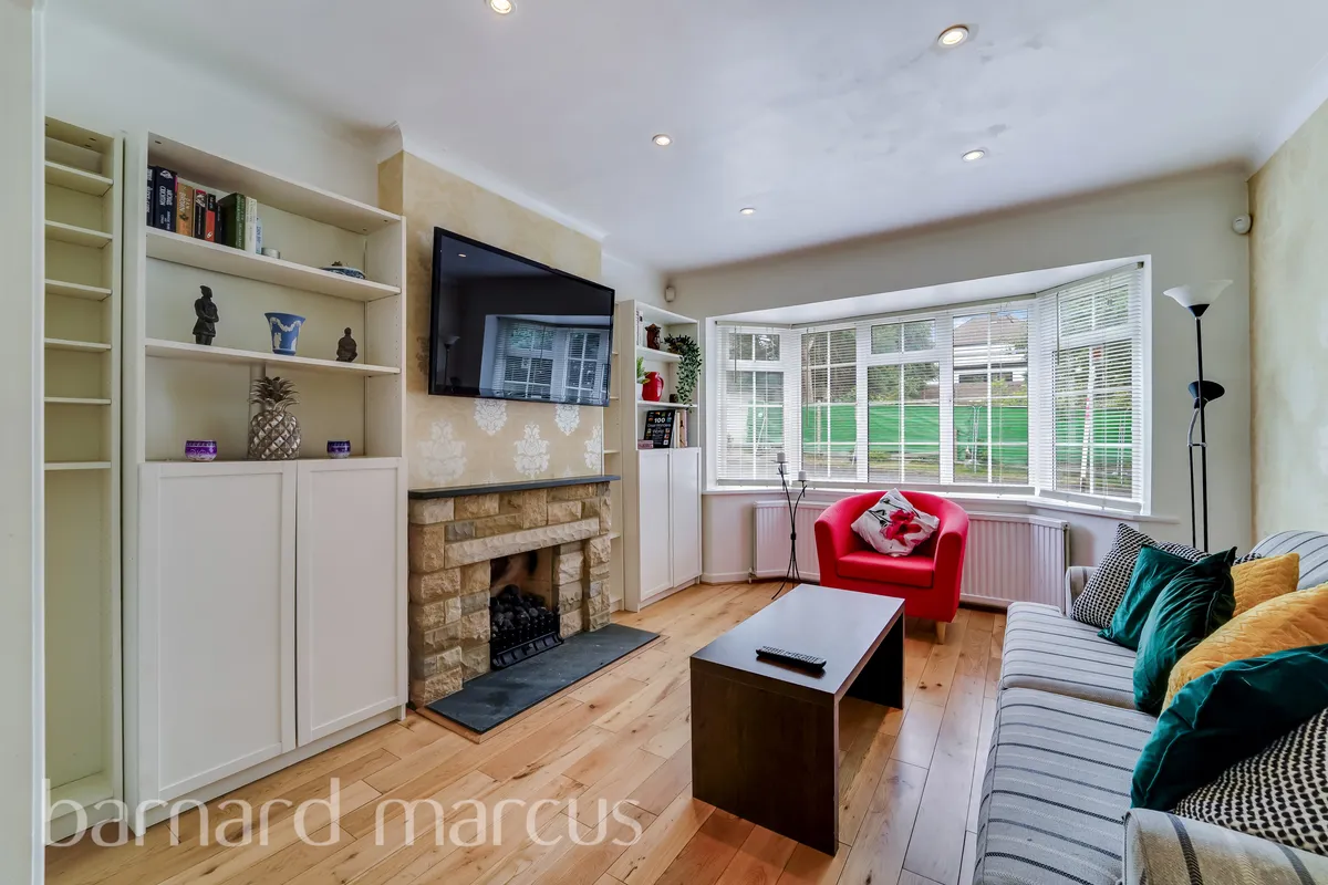House Ownstead Gardens in Greater London