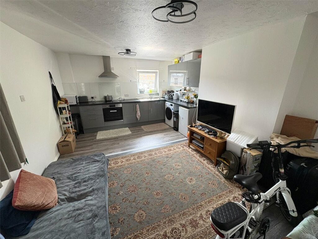 Flat Wellington Street in Rushmoor