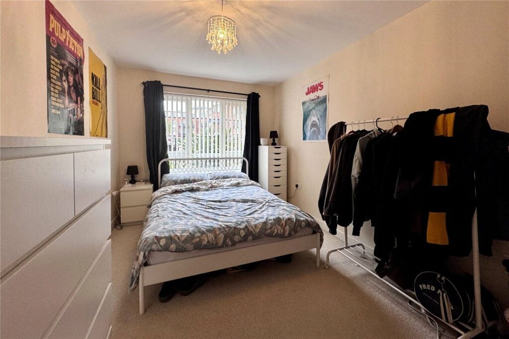 Flat Kestrel Road in Rushmoor