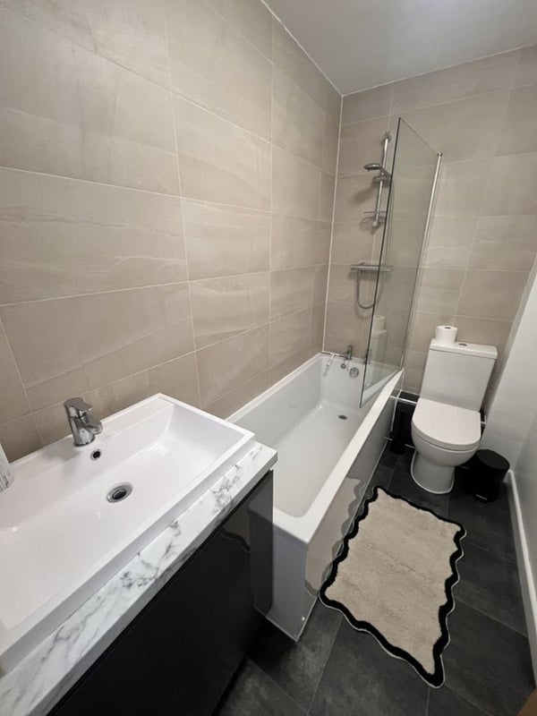 Flat Trendlewood Park in Bristol