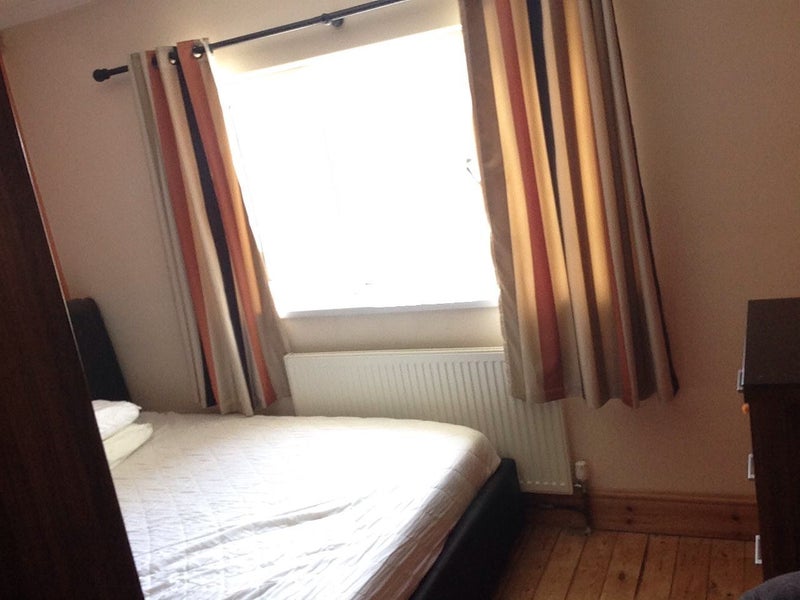 Room Kimberley Court in Bridgend