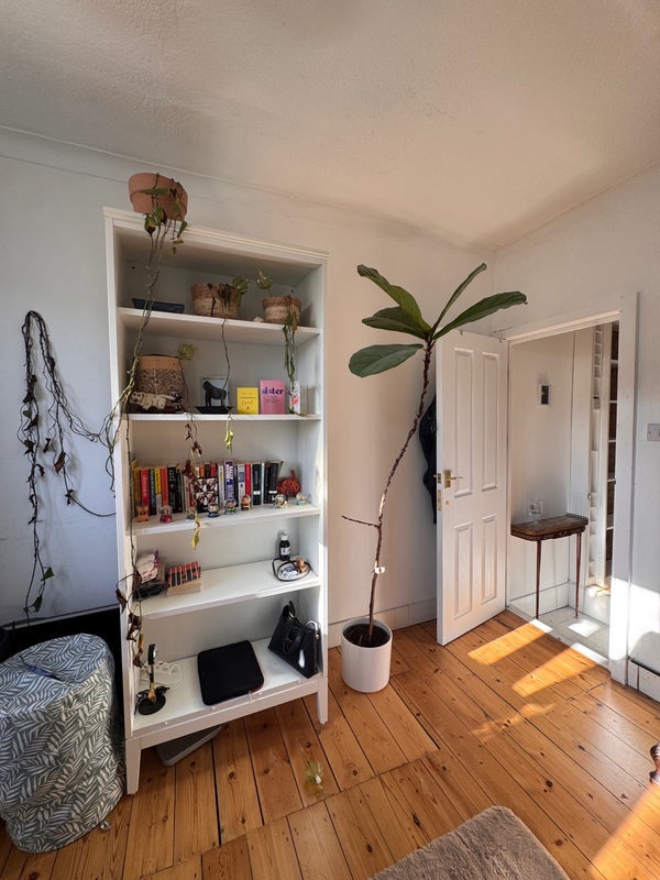 Room Granleigh Road in Greater London