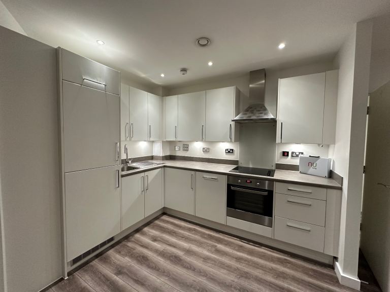 Flat Ilford Hill in Greater London