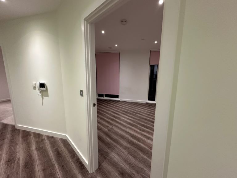 Flat Ilford Hill in Greater London