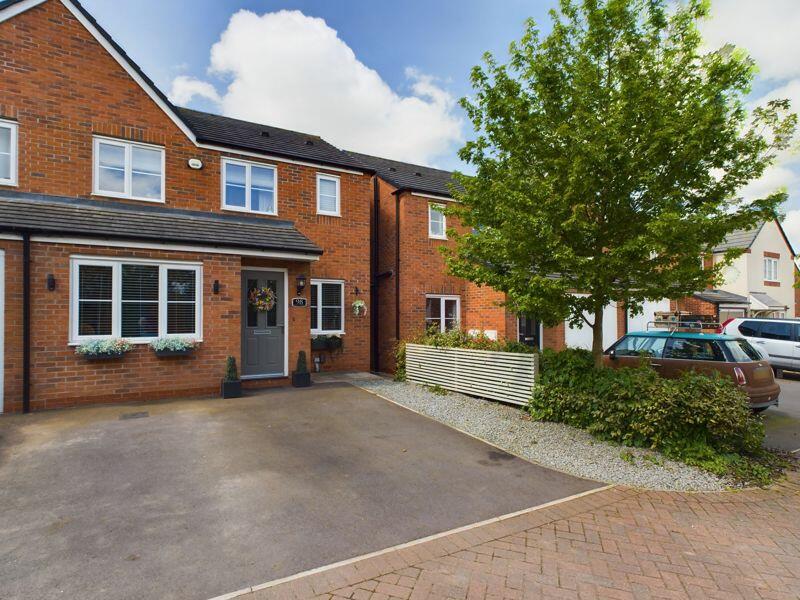 House Greenfields Drive in Church Aston