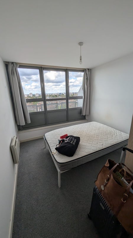 Room New Park Road in Greater London