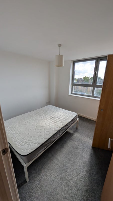 Room New Park Road in Greater London