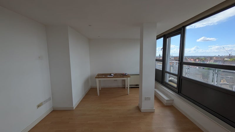 Room New Park Road in Greater London