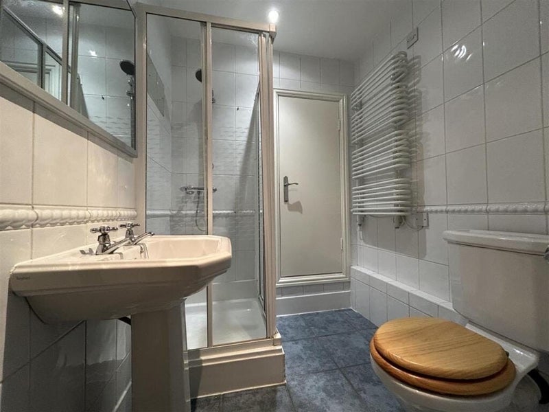 Room Wilton Place in Salford